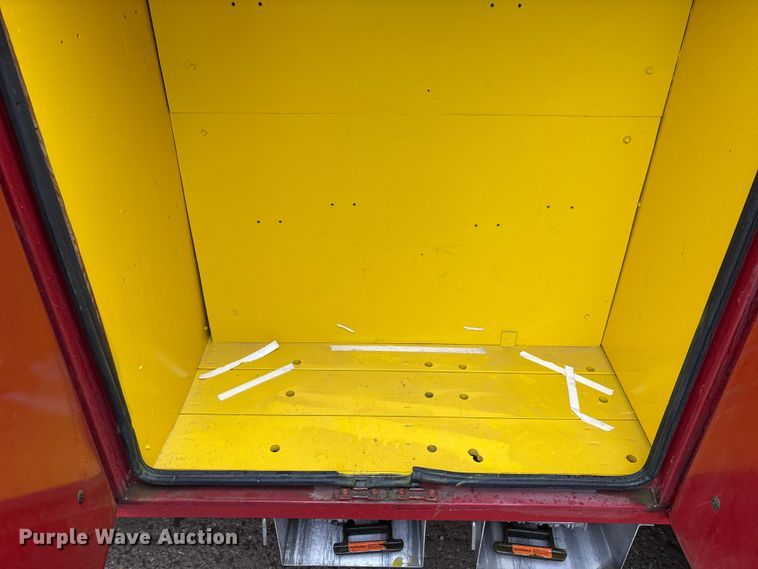 image for item FK1027 1997 International 4700 utility / service truck