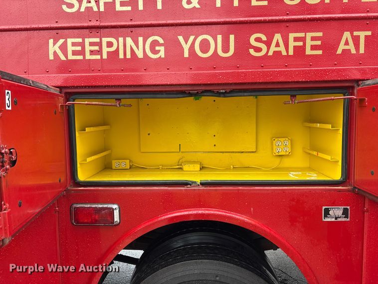 image for item FK1027 1997 International 4700 utility / service truck