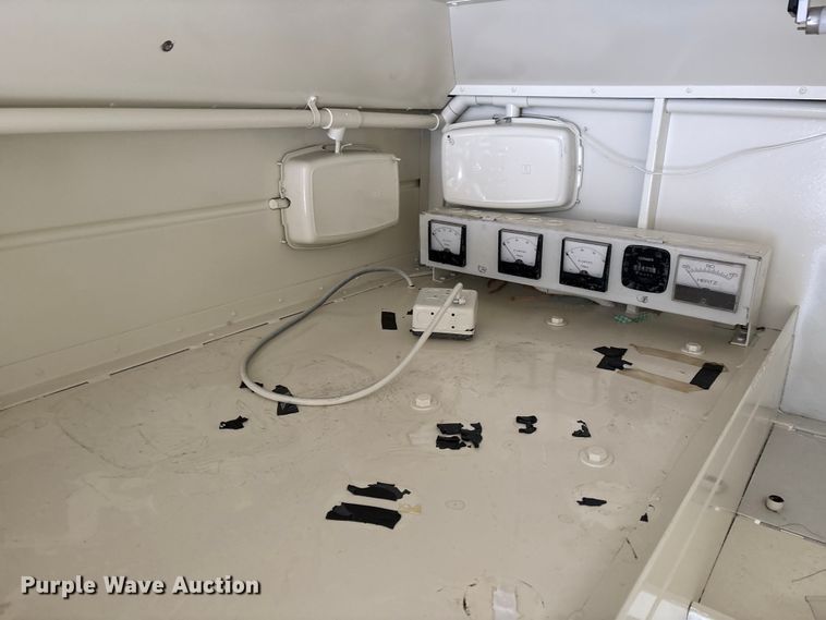 image for item FK1027 1997 International 4700 utility / service truck