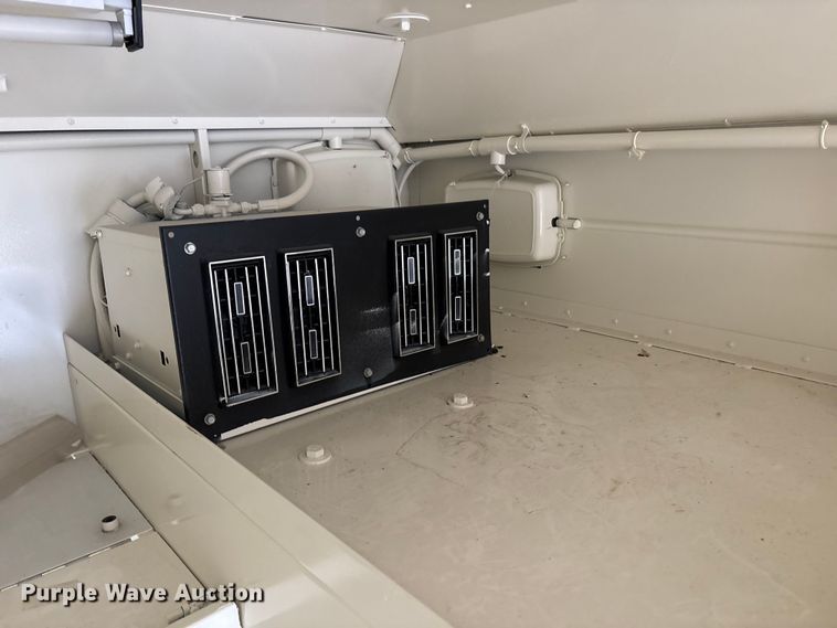 image for item FK1027 1997 International 4700 utility / service truck