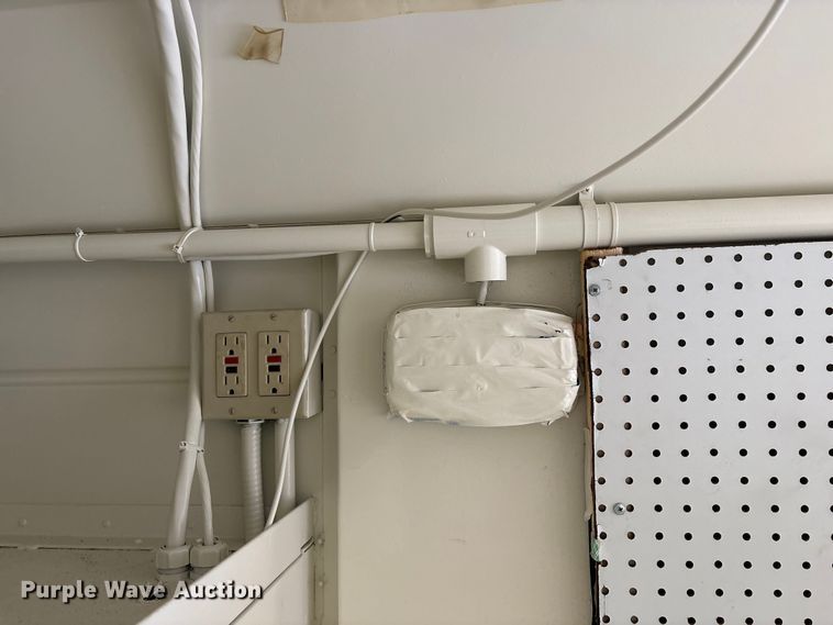 image for item FK1027 1997 International 4700 utility / service truck