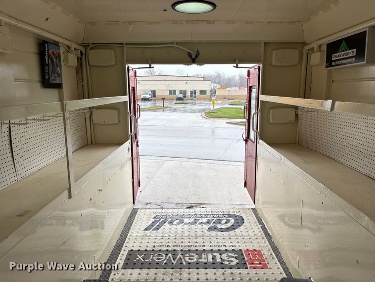 image for item FK1027 1997 International 4700 utility / service truck