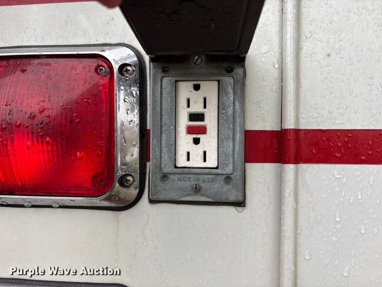 image for item FK1027 1997 International 4700 utility / service truck