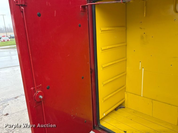 image for item FK1027 1997 International 4700 utility / service truck