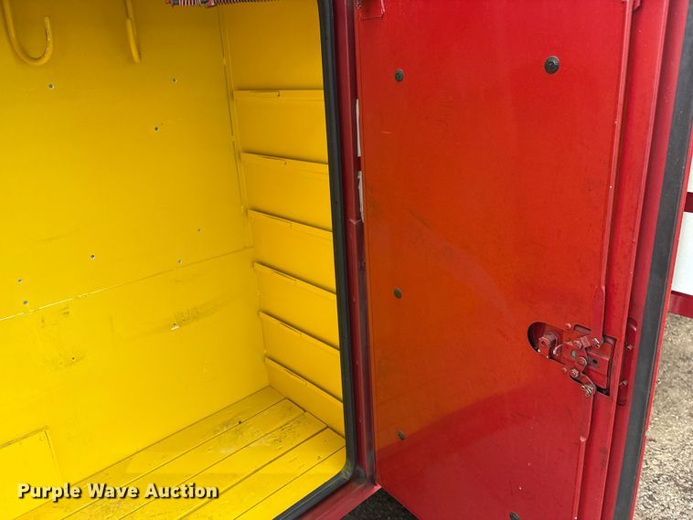 image for item FK1027 1997 International 4700 utility / service truck