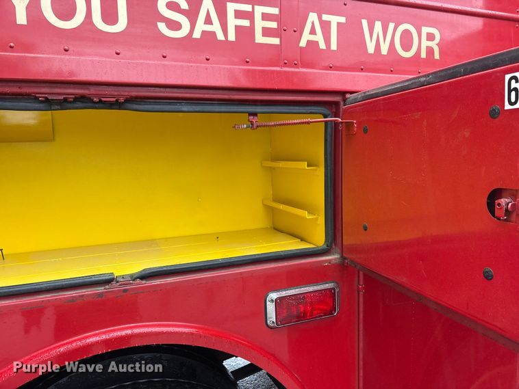 image for item FK1027 1997 International 4700 utility / service truck