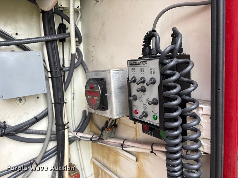 image for item FK1027 1997 International 4700 utility / service truck