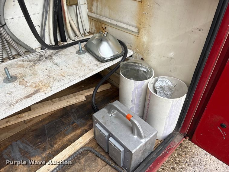 image for item FK1027 1997 International 4700 utility / service truck