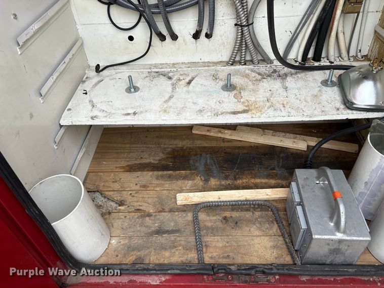 image for item FK1027 1997 International 4700 utility / service truck