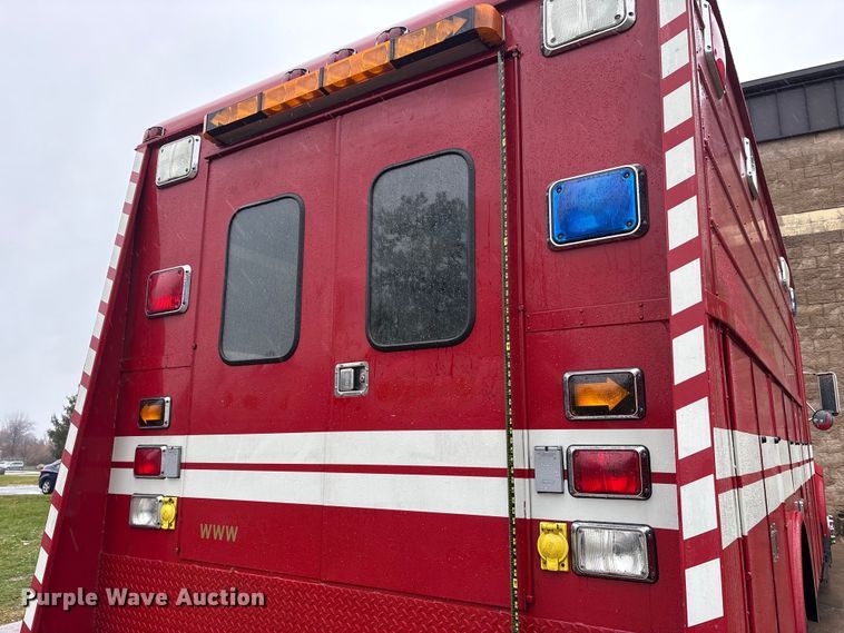 image for item FK1027 1997 International 4700 utility / service truck