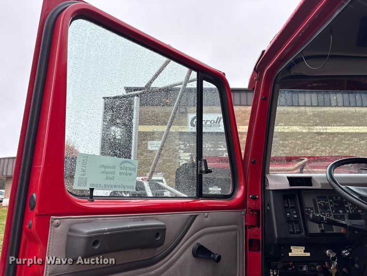 image for item FK1027 1997 International 4700 utility / service truck