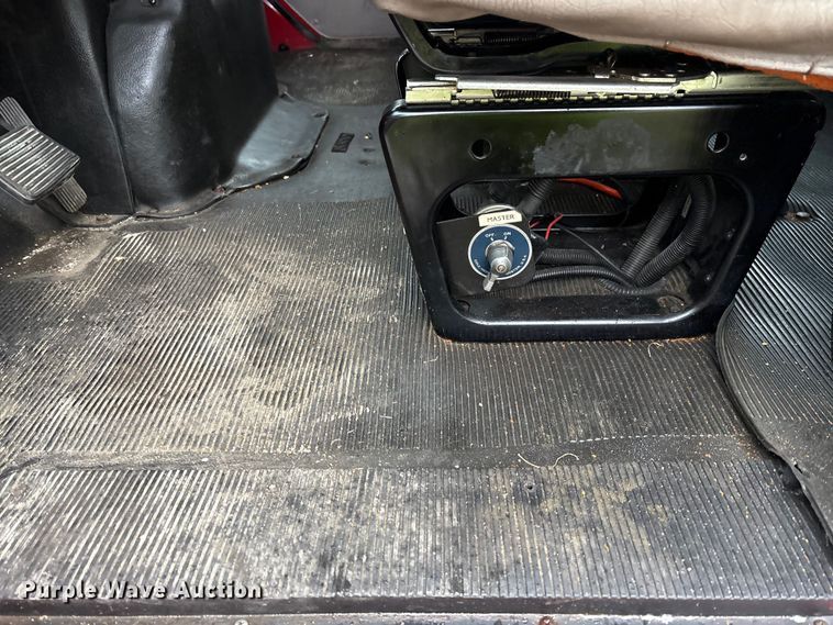 image for item FK1027 1997 International 4700 utility / service truck