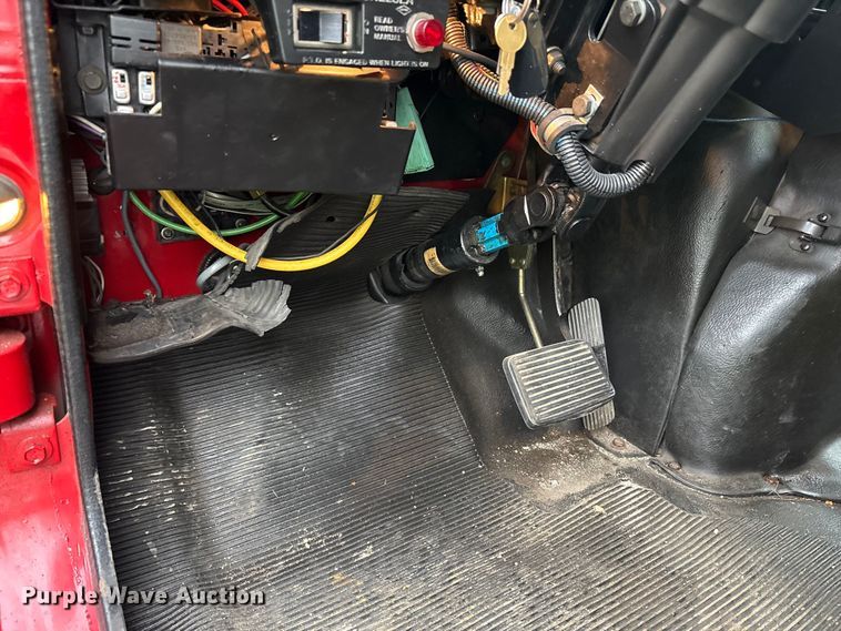 image for item FK1027 1997 International 4700 utility / service truck