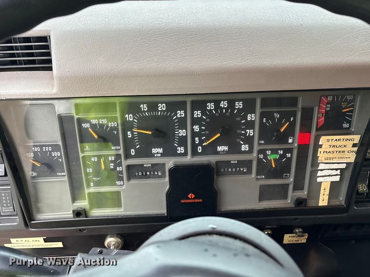 image for item FK1027 1997 International 4700 utility / service truck