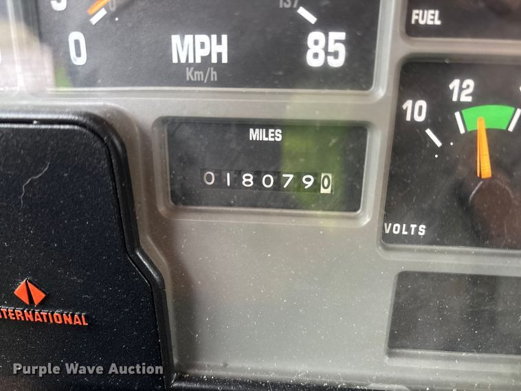 image for item FK1027 1997 International 4700 utility / service truck