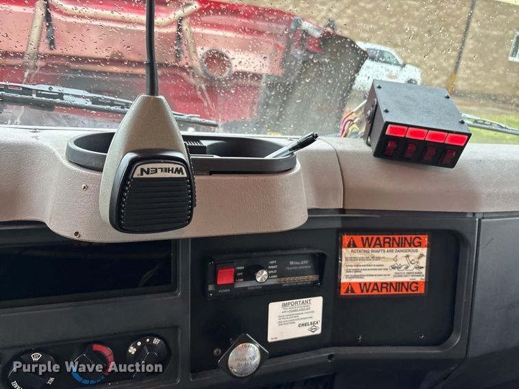 image for item FK1027 1997 International 4700 utility / service truck