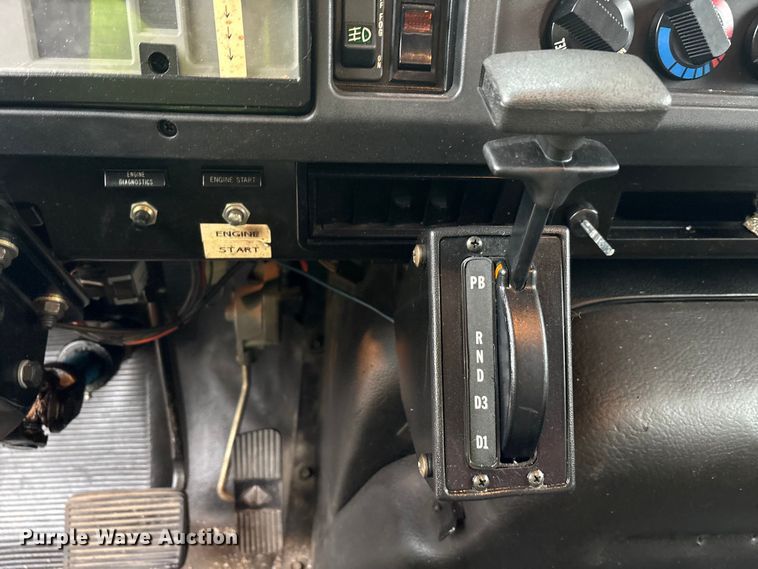 image for item FK1027 1997 International 4700 utility / service truck