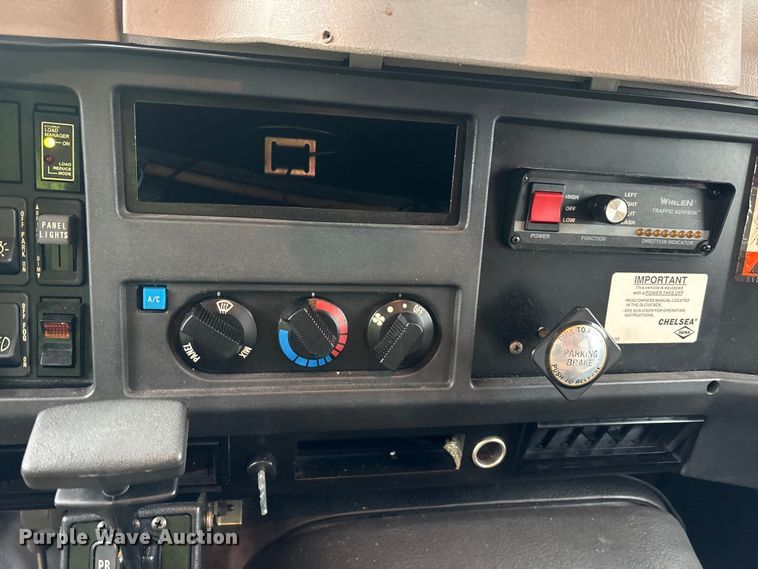 image for item FK1027 1997 International 4700 utility / service truck