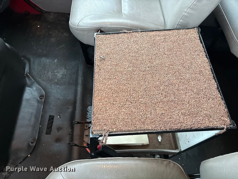 image for item FK1027 1997 International 4700 utility / service truck