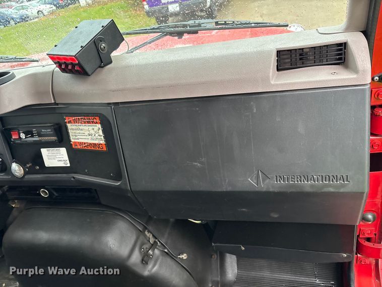 image for item FK1027 1997 International 4700 utility / service truck