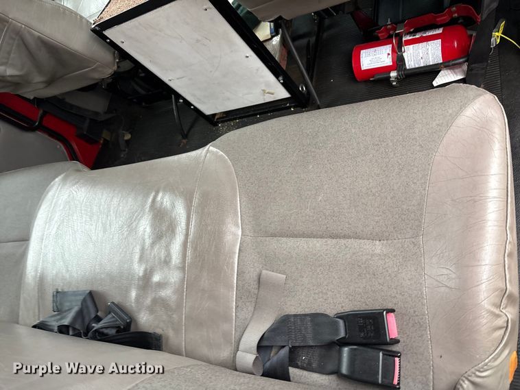 image for item FK1027 1997 International 4700 utility / service truck