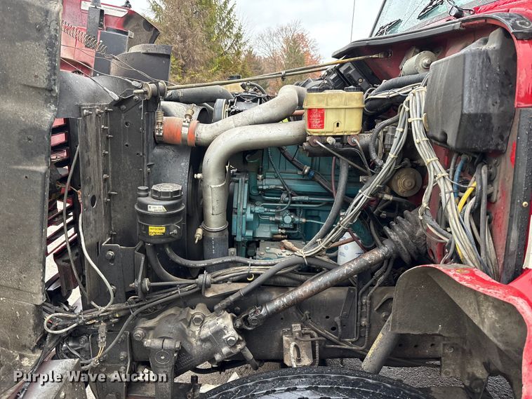 image for item FK1027 1997 International 4700 utility / service truck