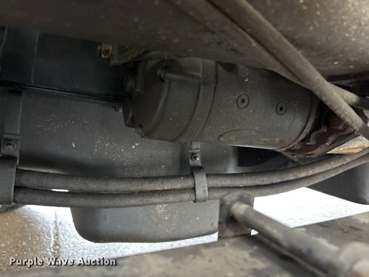 image for item FK1027 1997 International 4700 utility / service truck