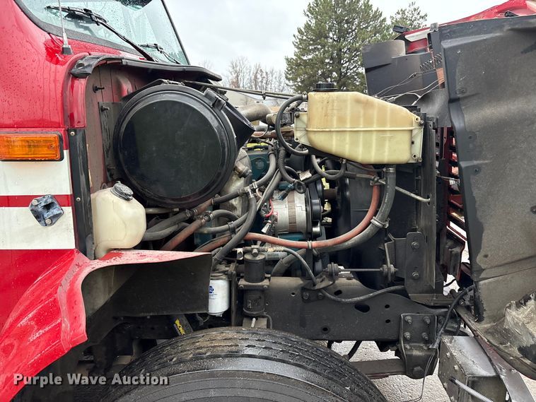 image for item FK1027 1997 International 4700 utility / service truck