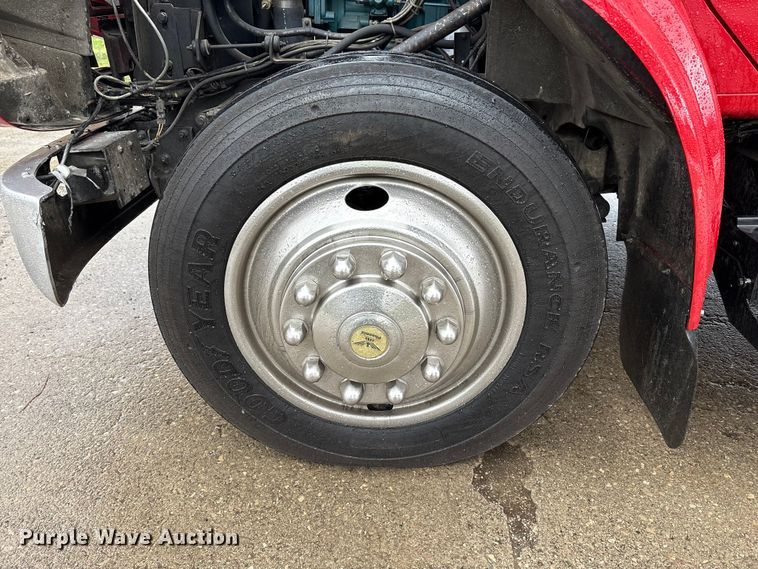 image for item FK1027 1997 International 4700 utility / service truck