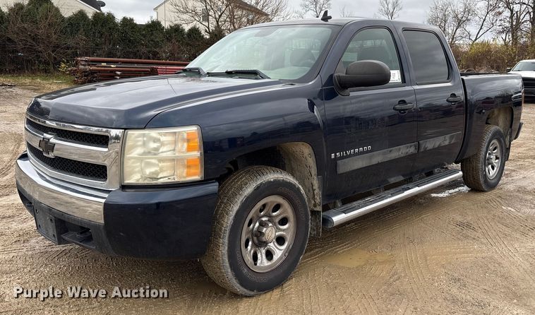 image for item FK1030 2007 Chevrolet Silverado 1500 Crew Cab pickup truck