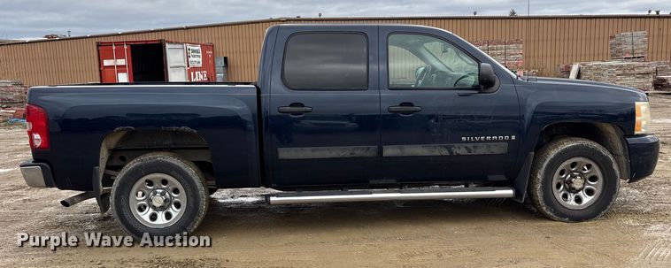 image for item FK1030 2007 Chevrolet Silverado 1500 Crew Cab pickup truck