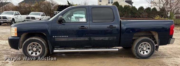 image for item FK1030 2007 Chevrolet Silverado 1500 Crew Cab pickup truck