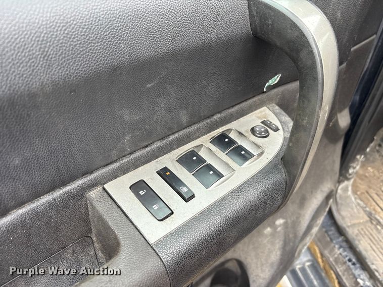 image for item FK1030 2007 Chevrolet Silverado 1500 Crew Cab pickup truck