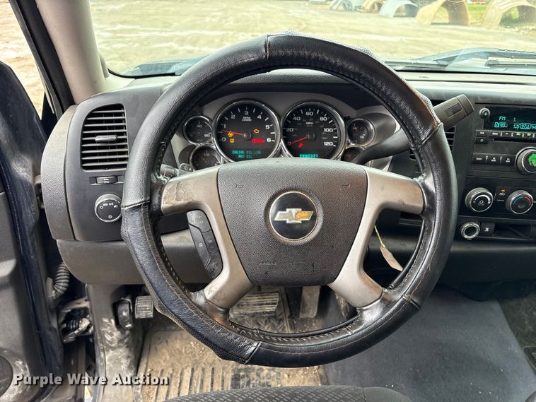 image for item FK1030 2007 Chevrolet Silverado 1500 Crew Cab pickup truck