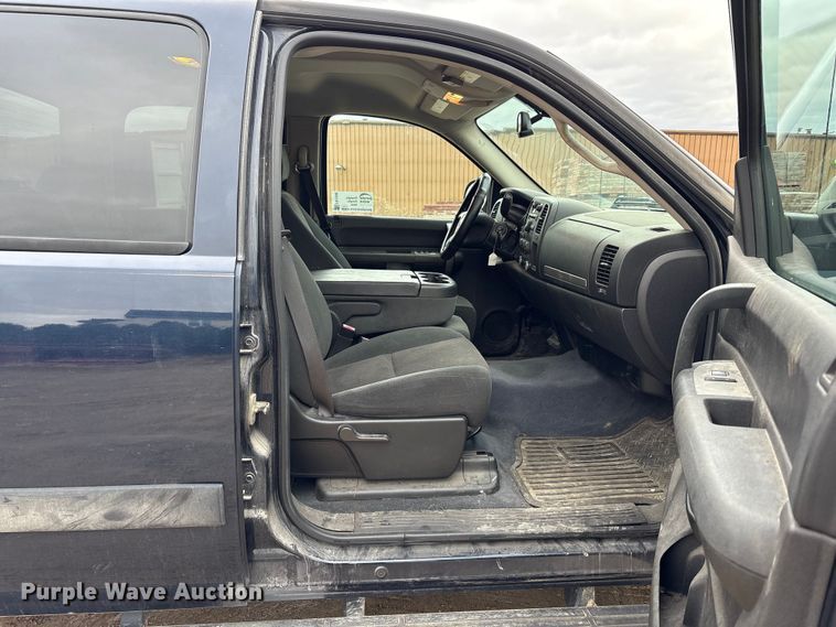 image for item FK1030 2007 Chevrolet Silverado 1500 Crew Cab pickup truck