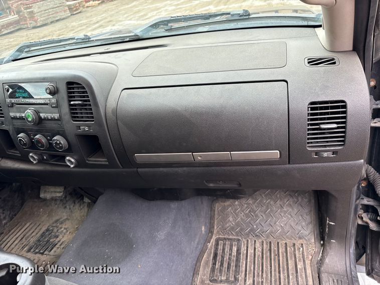 image for item FK1030 2007 Chevrolet Silverado 1500 Crew Cab pickup truck