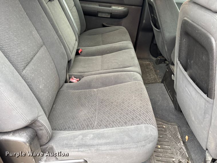 image for item FK1030 2007 Chevrolet Silverado 1500 Crew Cab pickup truck