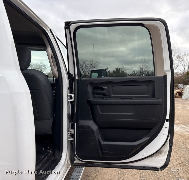 image for item FK1031 2018 RAM 2500 Crew Cab pickup truck