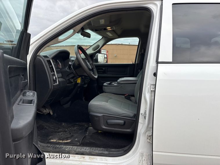 image for item FK1033 2018 RAM 2500 Crew Cab pickup truck