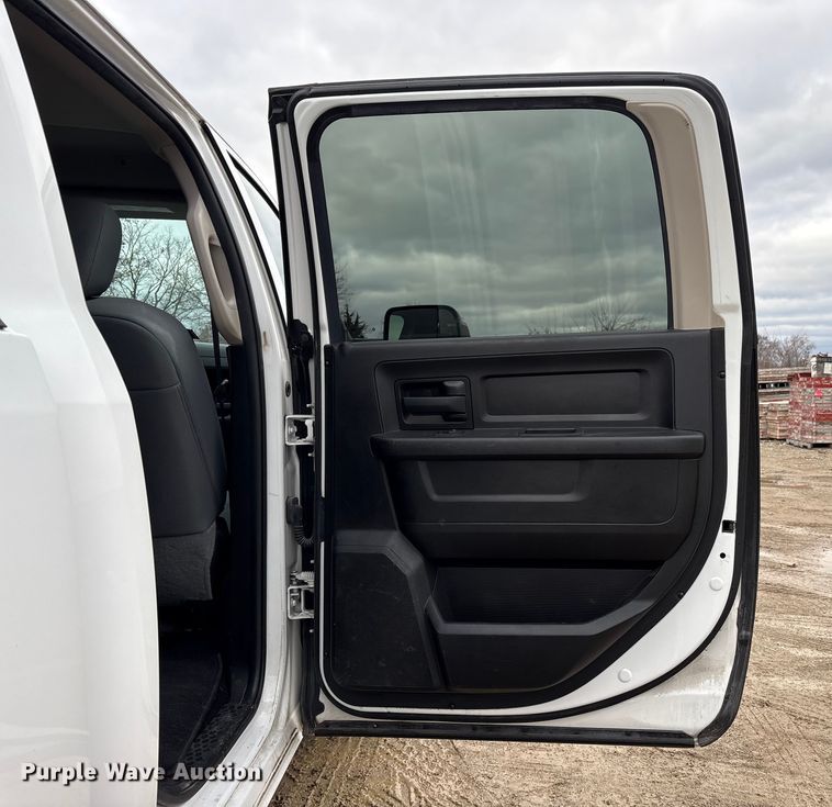 image for item FK1033 2018 RAM 2500 Crew Cab pickup truck