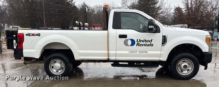 image for item FK1038 2017 Ford F250 Super Duty XL pickup truck