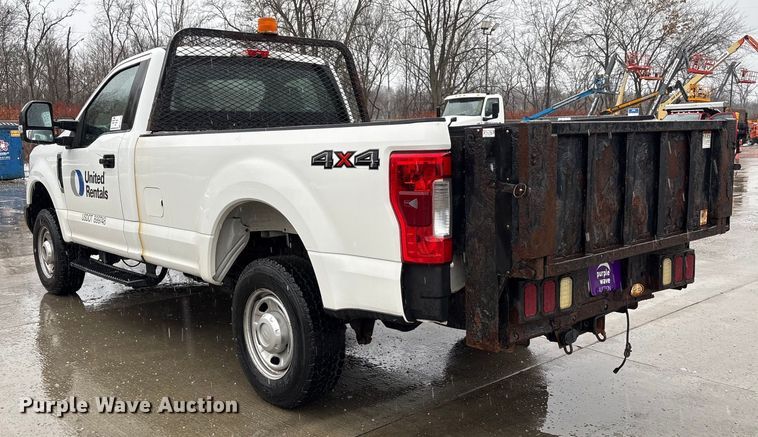 image for item FK1038 2017 Ford F250 Super Duty XL pickup truck