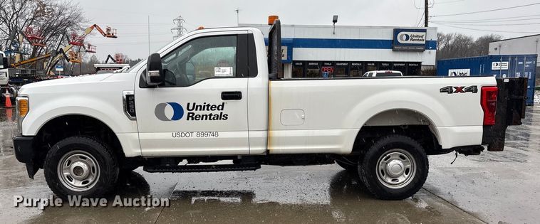 image for item FK1038 2017 Ford F250 Super Duty XL pickup truck