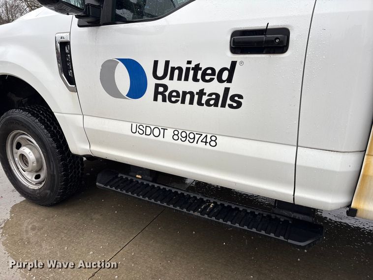 image for item FK1038 2017 Ford F250 Super Duty XL pickup truck