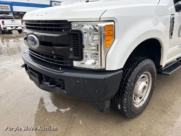 image for item FK1038 2017 Ford F250 Super Duty XL pickup truck