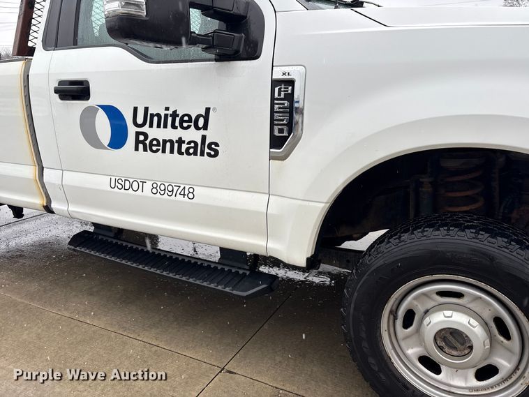 image for item FK1038 2017 Ford F250 Super Duty XL pickup truck