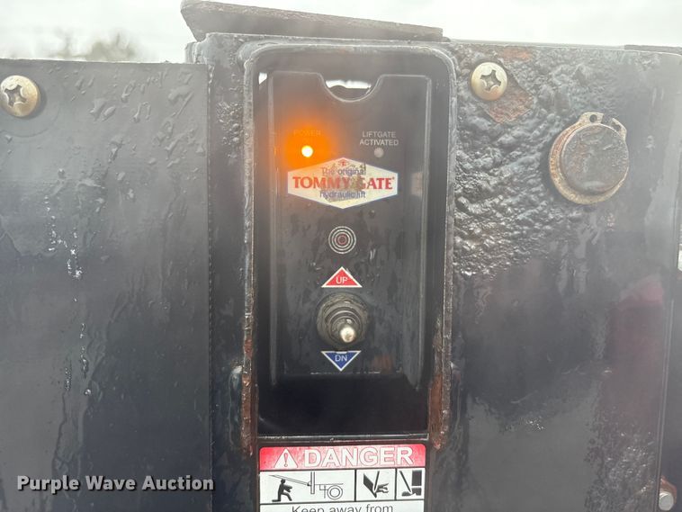 image for item FK1038 2017 Ford F250 Super Duty XL pickup truck