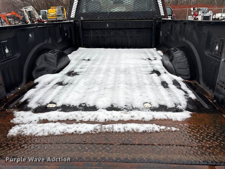 image for item FK1038 2017 Ford F250 Super Duty XL pickup truck