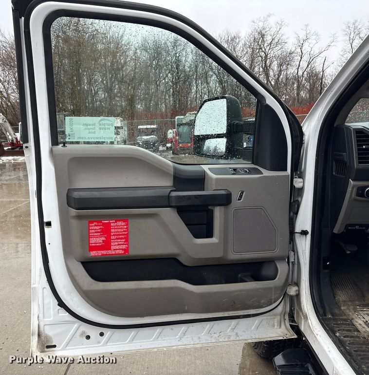 image for item FK1038 2017 Ford F250 Super Duty XL pickup truck