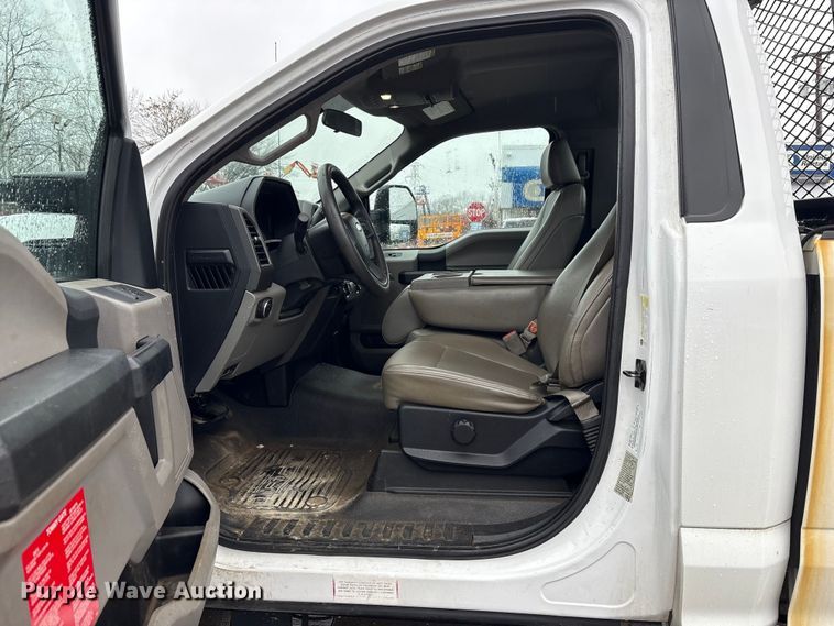 image for item FK1038 2017 Ford F250 Super Duty XL pickup truck